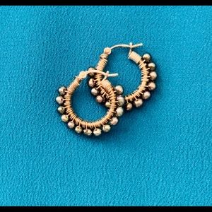 Viv&Ingrid Small Wrap Silver Gray Pearl Hoop
